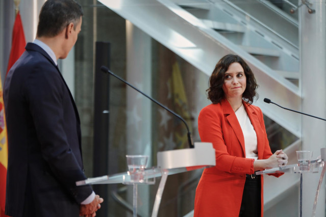 El presidente del Gobierno, Pedro Sánchez, y la presidenta de la Comunidad de Madrid, Isabel Díaz Ayuso
