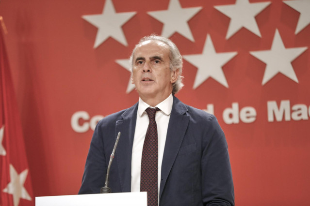El consejero de Sanidad de la Comunidad de Madrid, Enrique Ruiz Escudero