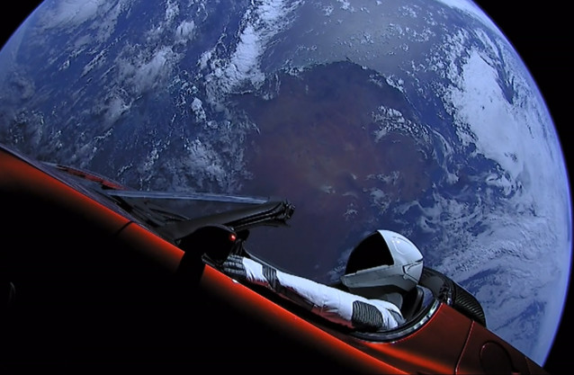 Imagen del vehículo en el espacio.