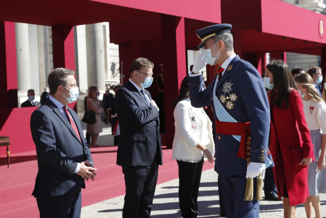 El presidente de Castilla-La Mancha, Emiliano García-Page, asiste al acto institucional con motivo de la celebración del Día de la Fiesta Nacional en Madrid