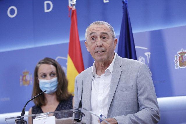 El portavoz de Compromís en el Congreso, Joan Baldoví,  interviene en rueda de prensa
