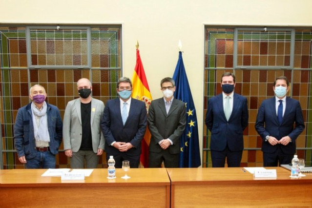 Reunión entre el ministro de Inclusión, Seguridad Social y Migraciones, José Luis Escrivá, y los agentes sociales