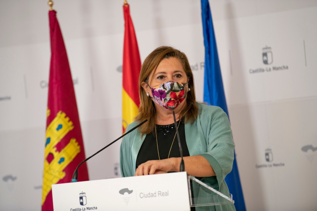 La consejera de Educación, Cultura y Deportes, Rosa Ana Rodríguez, en rueda de prensa en Ciudad Real