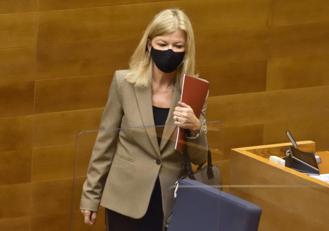 La consellera Gabriela Bravo comparece en Les Corts