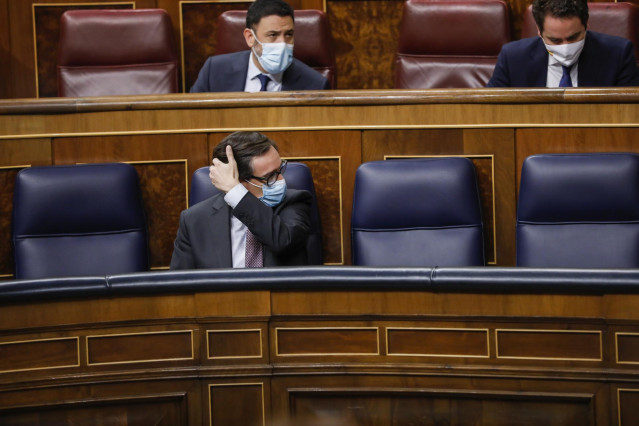 El ministro de Sanidad, Salvador Illa, en el Pleno del Congreso