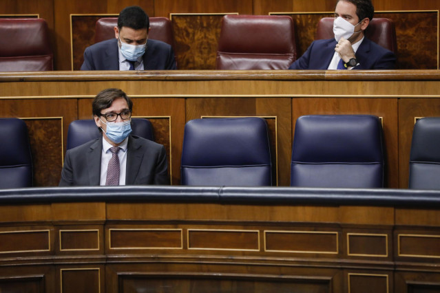 El ministro de Sanidad, Salvador Illa; durante una sesión de control al Gobierno en el Congreso de los Diputados