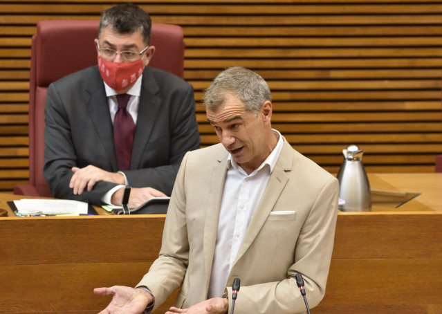 Toni Cantó en la sesión de control de Les Corts