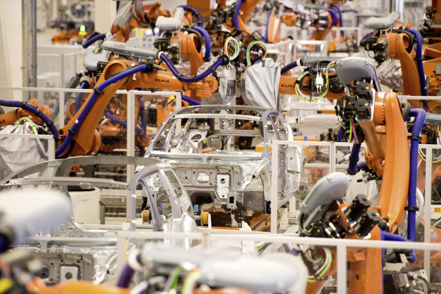 Robots en la planta de Volkswagen en Emden.