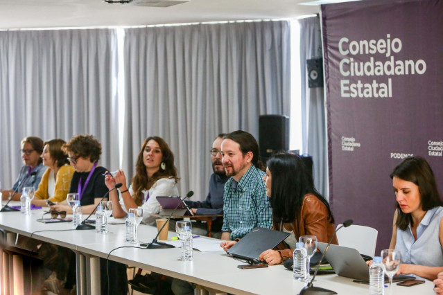 Imagen de recurso del líder de Podemos, Pablo Iglesias, junto a dirigentes de la formación como la ministra de Igualdad, Irene Montero, y el portavoz en el Congreso, Pablo Echenique.