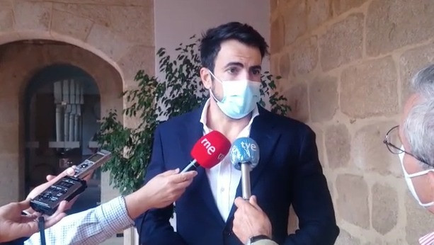 El coordinador de Cs Extremadura, David Salazar, tras reunirse con Vara