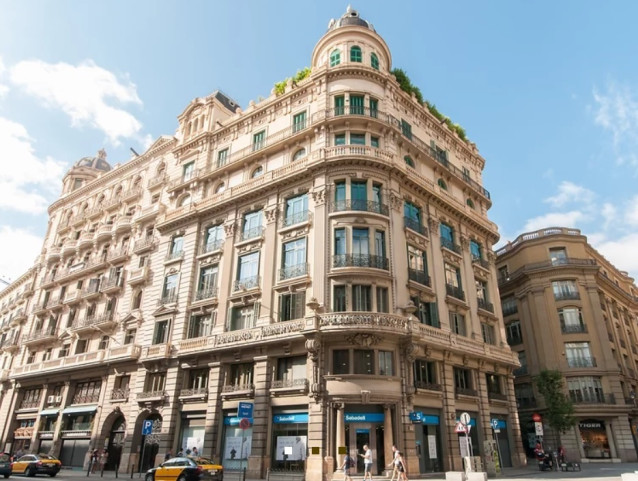 Uno de los edificios en los que se encuentra un local de Tander