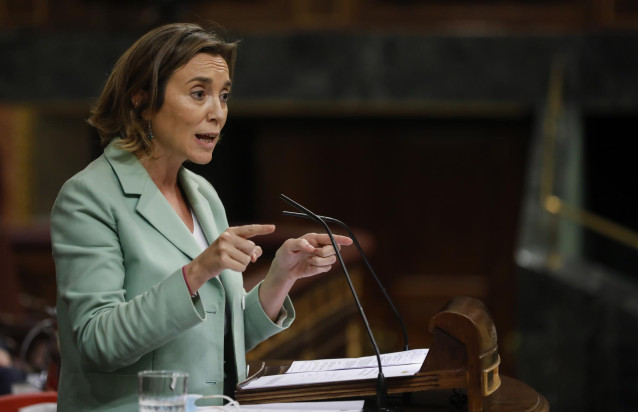 La portavoz del Partido Popular en el Congreso de los Diputados, Cuca Gamarra, interviene en una sesión plenaria en el Congreso de los Diputados, en Madrid, (España), a 15 de octubre de 2020. Esta sesión se centrará, entre otras cuestiones, en explicar el