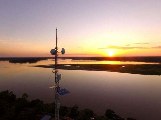 Antena para servicios de telecomunicaciones