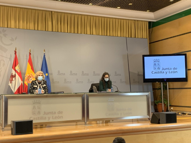 Casado informa a los medios de comunicación de la evolución de la pandemia del coronavirus