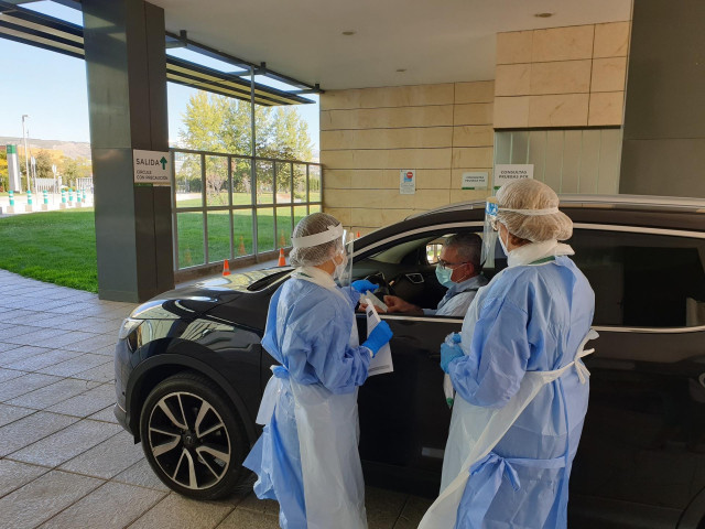 Nota De Prensa: El Hospital Clínico San Cecilio Habilita Un Autocovid Con Cita Previa Para Realizar La Pcr A Sus Pacientes