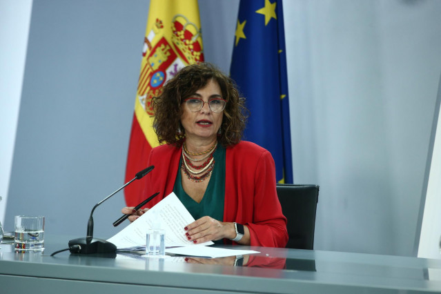 La ministra Portavoz y de Hacienda, María Jesús Montero, comparece en rueda de prensa posterior al Consejo de Ministros en Moncloa, Madrid (España), a 20 de octubre de 2020.