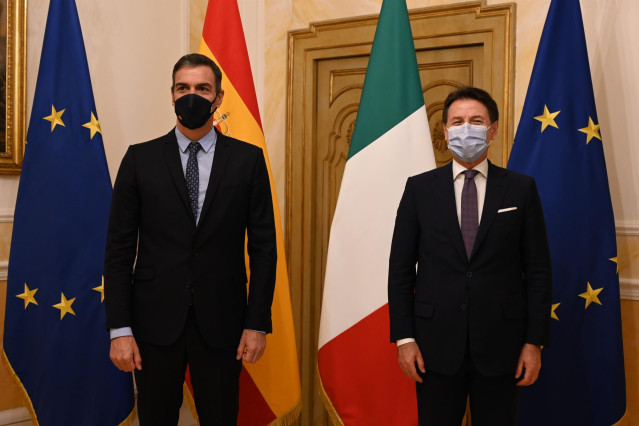 El presidente del Gobierno, Pedro Sánchez, y el primer ministro de Italia, Giuseppe Conte.