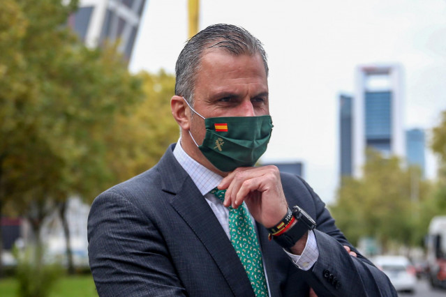 El portavoz de Vox en el Ayuntamiento de Madrid, Javier Ortega Smith, posa en el Paseo de la Castellana tras una entrevista con Europa Press en la sede de la Agencia, en Madrid (España) a 19 de octubre de 2020.