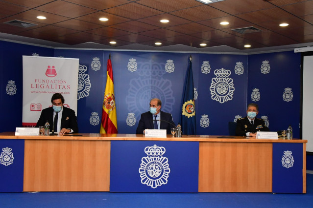 La Policía Nacional presenta una campaña de concienciación con la Fundación Legálitas