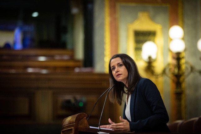 La presidenta de Ciudadanos, Inés Arrimadas, en la tribuna del Congreso de los Diputados.