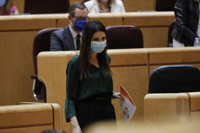 La portavoz de Ciudadanos en el Senado, Lorena Roldán, durante una sesión de control al Gobierno en la Cámara Alta