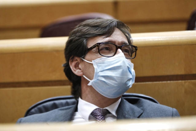 El ministro de Sanidad, Salvador Illa, durante una sesión de control al Gobierno en el Senado, a 20 de octubre de 2020. En el pleno de hoy el Ejecutivo será preguntado, entre otras, por cuestiones relacionadas con la ampliación de la nacionalidad a exilia
