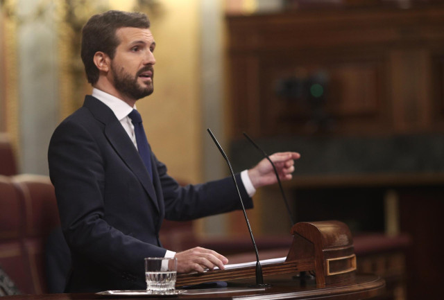 El presidente del PP, Pablo Casado, interviene durante la segunda sesión del pleno en el que se debate la moción de censura planteada por Vox.