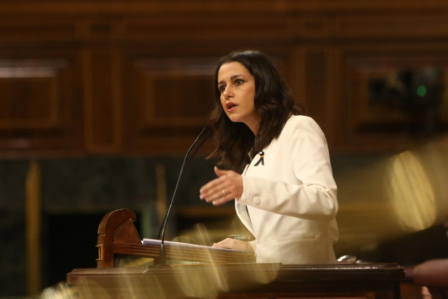 La presidenta de Ciudadanos, Inés Arrimadas, en la tribuna del Congreso de los Diputados.