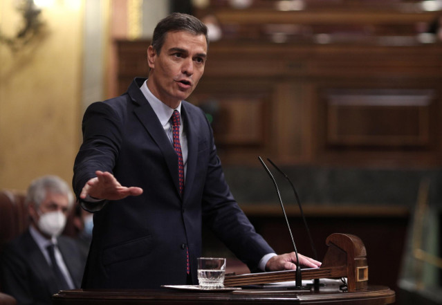 El presidente del Gobierno, Pedro Sánchez, interviene durante la segunda sesión del pleno en el que se debate la moción de censura planteada por Vox, en el Congreso de los Diputados, Madrid (España), a 22 de octubre de 2020. Se trata de la quinta moción d