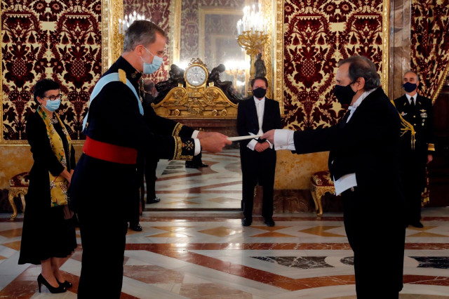 El Rey recibe las cartas credenciales de Ricardo Luis Alfonsín, nuevo embajador de la República Argentina en España