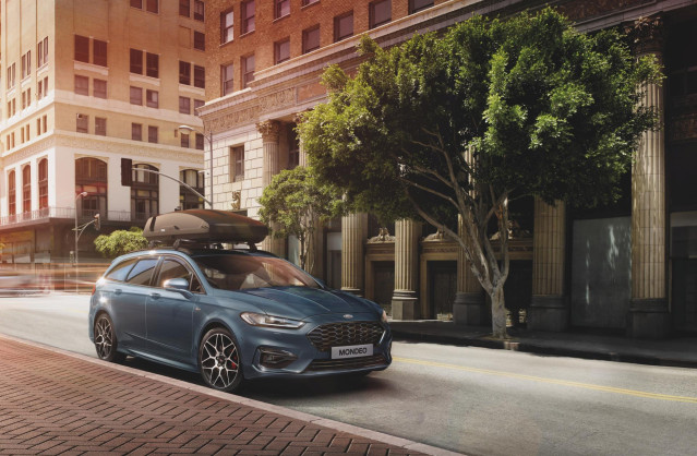 Ford Mondeo híbrido.