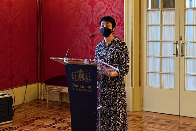 La portavoz del PSIB, Sílvia Cano, en la rueda de prensa tras la Junta de Portavoces.