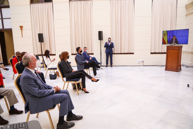 Intervención por videoconferencia del Ministro de Agricultura, Pesca y Alimentación, Luis Planas, en el Ayuntamiento de Málaga