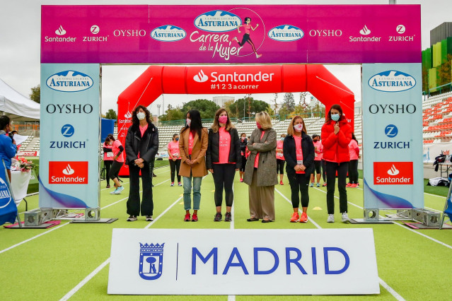 La vicealcaldesa de Madrid, Begoña Villacís, durante la celebración de una nueva edición de la Carrera de la Mujer de Madrid que este año se celebra de manera virtual, en el Estadio Vallehermoso, Madrid (España) a 25 de octubre de 2020.