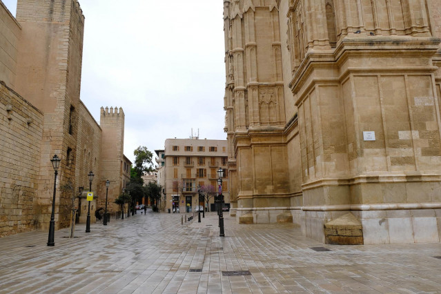 Alrededores de la Catedral-Basílica de Santa María -La Seu-.