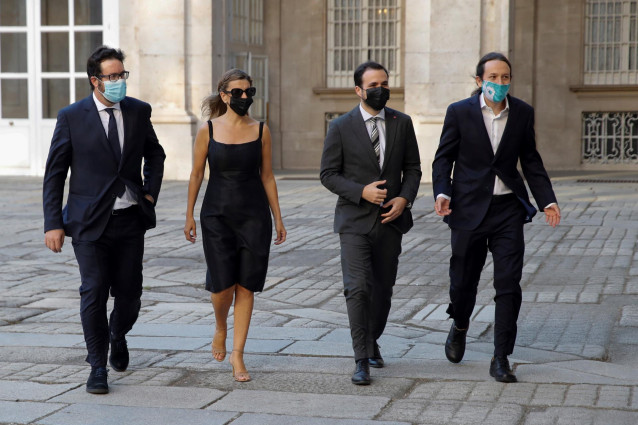 Imagen de recurso de la ministra de Trabajo y Economía Social, Yolanda Díaz (3d); el ministro de Consumo, Alberto Garzón (2d); y el vicepresidente segundo del Gobierno y ministro de Derechos Sociales y Agenda 2030, Pablo Iglesias (1d).