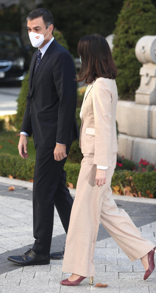 Acompañado de la presidenta del Senado, Pilar Llop, el presidente del Gobierno, Pedro Sánchez, llega al Senado
