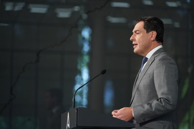 El presidente de la Junta de Andalucía, Juanma Moreno, durante la comparecencia