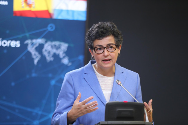 La ministra de Asuntos Exteriores, Unión Europea y Cooperación, Arancha González Laya, ofrece una rueda de prensa tras acoger la visita de su homólogo el ministro de Asuntos Exteriores luxemburgués, Jean Asselborn.