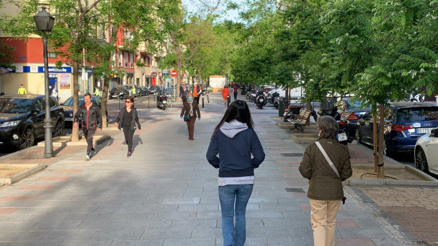 Gente paseando por la calle