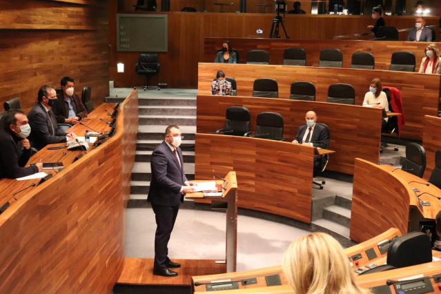Adrián Barbón en la JUnta General.