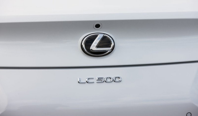Logo de Lexus.