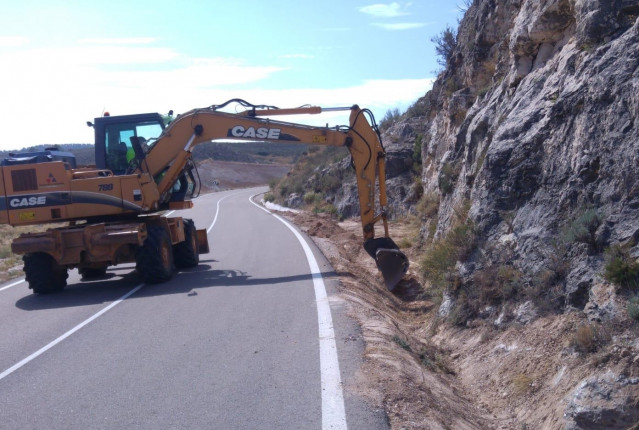 Trabajos de conservación en una carretera de la provincia de Zaragoza