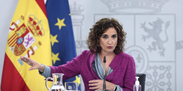 La ministra portavoz y de Hacienda, María Jesús Montero, comparece en rueda de prensa posterior al Consejo de Ministros celebrado en Moncloa, a 27 de octubre de 2020. Durante la rueda, la ministra detalla las claves de los Presupuestos Generales del Estad