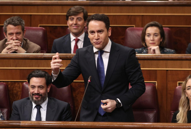 El secretario general del PP, Teodoro García Egea, interviene para preguntar al vicepresidente segundo y ministro de Derechos Sociales y Agenda 2030, Pablo Iglesias, en el Congreso de los Diputados, en Madrid (España), a 12 de febrero de 2020.