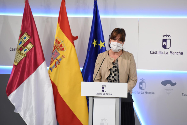 La portavoz del Ejecutivo de C-LM, Blanca Fernández, en rueda de prensa.