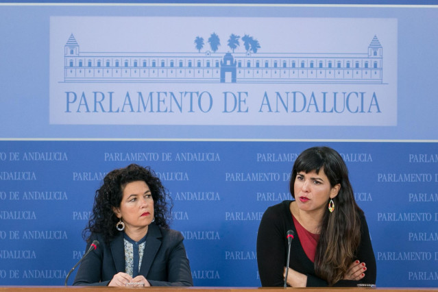 Maribel Mora junto a Teresa Rodríguez en una foto de archivo