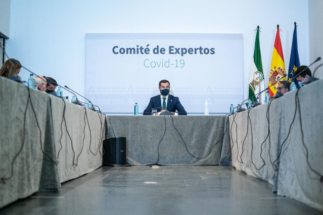 El presidente de la Junta, Juanma Moreno, este miércoles, durante la reunión del consejo asesor de alertas de salud pública de alto impacto