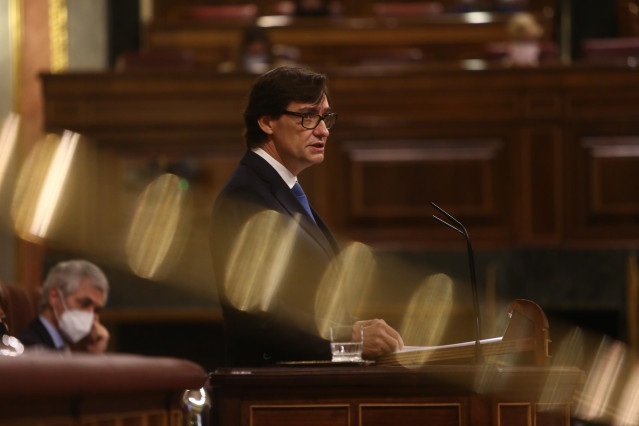 El ministro de Sanidad, Salvador Illa, interviene durante una sesión plenaria en el Congreso de los Diputados, en Madrid, (España), a 29 de octubre de 2020. Esta sesión, marcada por el Estado de Alarma, Excepción y Sitio, se centra en la intervención del