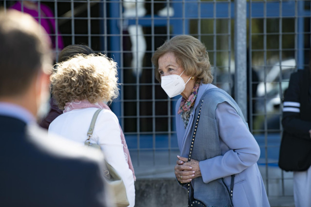 La Reina Sofía durante su recorrido por Bancos de Alimentos de España